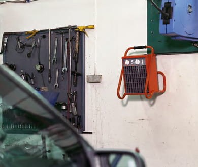 nagrzewnice elektryczne przemysłowe FRICO TIGER na ścianie.jpg